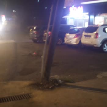 Türk Telekom Ahşap Direği Devrilme Tehlikesi