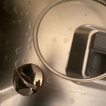 Korkmaz Mutfak Eşyaları Tencere Kapak Paramparça!