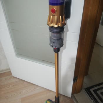 Dyson V12 Süpürge Makinesi
