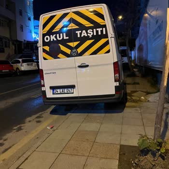 İBB - İstanbul Büyükşehir Belediyesi Kaldırıma Park Eden Araçlar