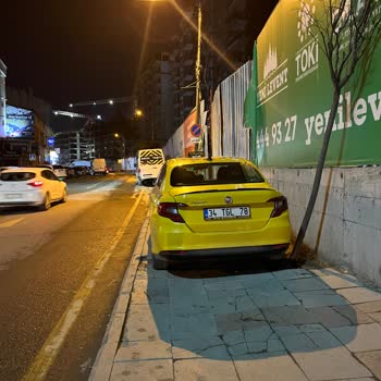 İBB - İstanbul Büyükşehir Belediyesi Kaldırıma Park Eden Araçlar