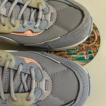 Koray Spor Kusurlu Ürün Satıyor.