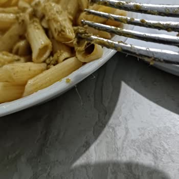 Pastavilla Marketten Sipariş Edilen Pesto Sosunda Rastlanan Yabancı Maddeler