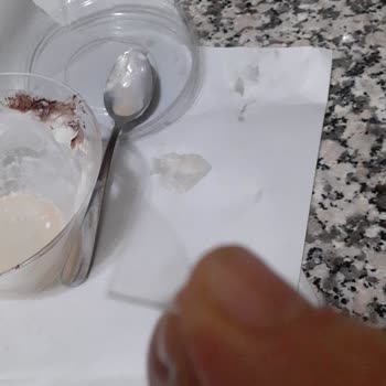 Özsüt Pastasından Kesici Parça Çıktı.