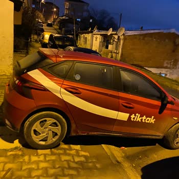 TikTak Kirala Garaj Önüne Hatalı Park