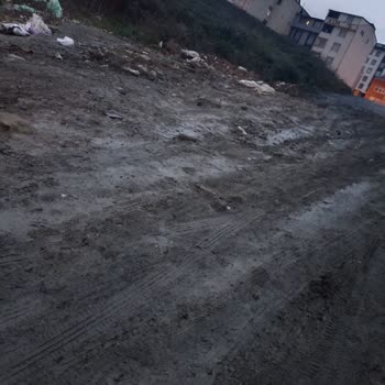 Arnavutköy Belediyesi Sokak 2 Yılı Aşkındır Çamur Pislik İçerisinde