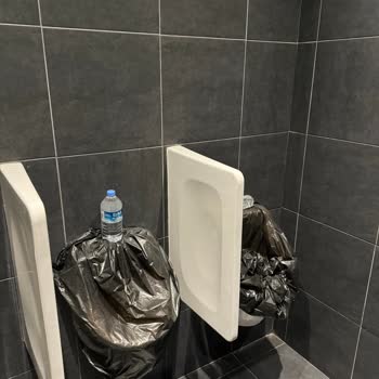 MACFit (İstanbul Avrupa) Macfit Yenibosna Koçtaş Tuvalet Problemi