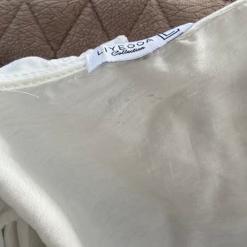 Dogan.butik (Instagram: Liyessa Collection) Liyessa Collection Gömleği Tüylenme Yaptı