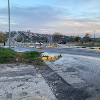 Sakarya Büyükşehir Belediyesi Evimizin Önündeki Çukurun Düzeltilmesi