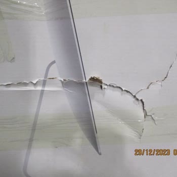 UPS Türkiye Hasarlı Kargo Teslim Ediyor.