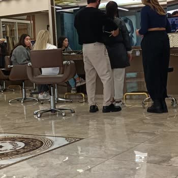 Hüseyin Polat Kuaför Hüseyin P**** Kuaför İnsanları Instagram Videoları İle Yanıltıyor.