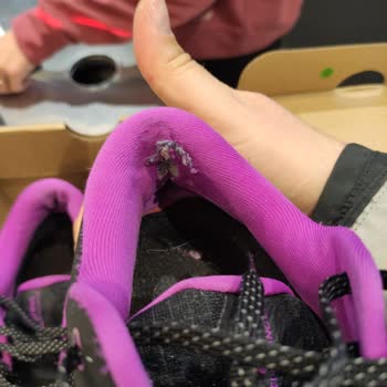 Zorlu Asics 1 Ayda Parçalanan Ayakkabı