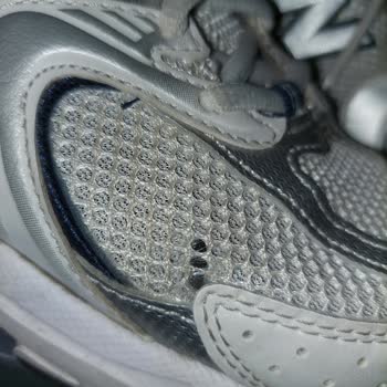 SuperStep New Balance 530 Spor Ayakkabıda Delikler Oluştu