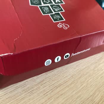 Bade Natural Yıpranmış Ve Özensiz Paketleme