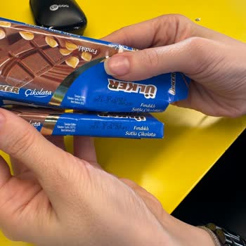 Ülker Tarihi Geçmiş Çikolata Satıyor