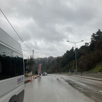 İBB - İstanbul Büyükşehir Belediyesi Ümraniye'de Yağmurlarda Zorluk Çekenler İçin Durak Talebi