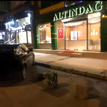 Altındağ Baklava (İzmir) Dükkan Önünde Park Sorunu