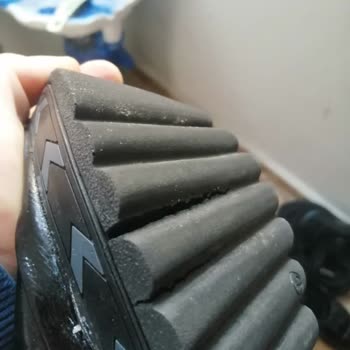 Tergan Deri 10 Giyimde Yarılan Topuklar Ve Garanti Sıkıntısı