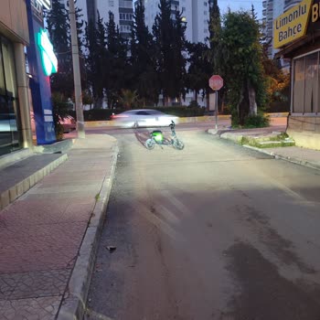 Martı Moped Park Sorunları Ve Yol Kullanım Engelleri