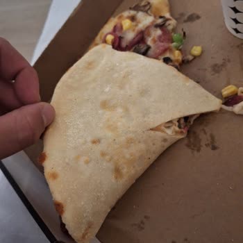 Pizza Hut'tan Gelen Çiğ Pizzalarla İlgili Sorun