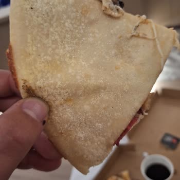 Pizza Hut'tan Gelen Çiğ Pizzalarla İlgili Sorun