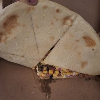 Pizza Hut'tan Gelen Çiğ Pizzalarla İlgili Sorun