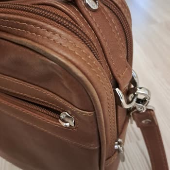 Grande Deri Çantada Soyulma Meydana Geldi!