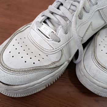 Sneaks Up Nike Ayakkabının Tamirini Ve Değişimini Yapmıyor