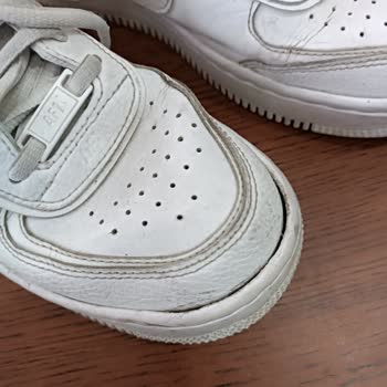 Sneaks Up Nike Ayakkabının Tamirini Ve Değişimini Yapmıyor