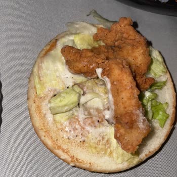 KFC Pişmemiş Tavuk Ve Hamburger Boş Göndermesi