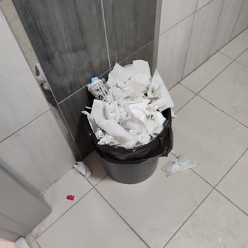Alo 184 Sağlık Bakanlığı İletişim Merkezi Hastane Çok Pis!