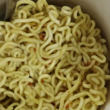 Berona Noodle Noodle İçinden Kıl Çıktı