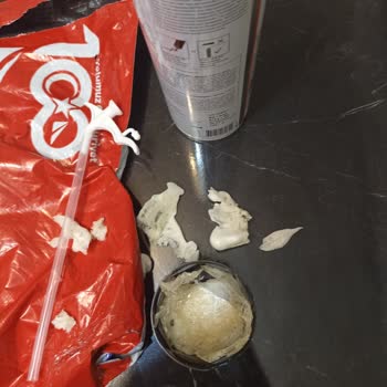 Aras Kargo Hasarlı Ve Ağzı Açık Kargo Paketini Zorla Teslim Ediyor