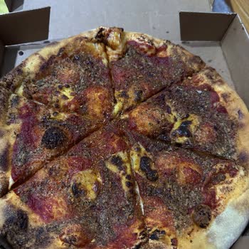 Domino's Pizza'nın Soğuk Ve Farklı Gelmesi