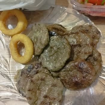 Köfteci Yusuf'un Getirdiği Sipariş