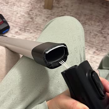 Philips Dikey Süpürge Süpürürken Kırıldı