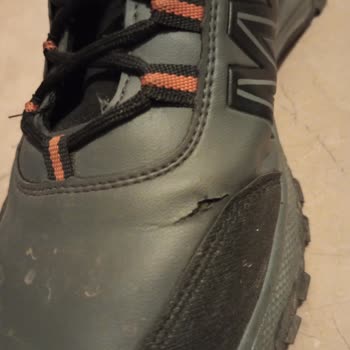 Tonny Black Bot 45 Günde Yırtıldı Ve Su Geçiriyor