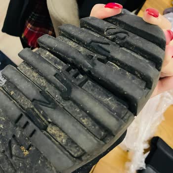 Calvin Clein Botun Tabanının Yarılması