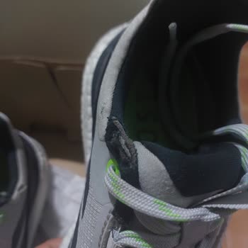 Adidas Ayakkabı 1 Ayda Paramparça