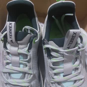 Adidas Ayakkabı 1 Ayda Paramparça