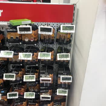 Brandium Media Markt Yanlış Fiyat Etiketi Ve Umarsız Mağaza Müdürü