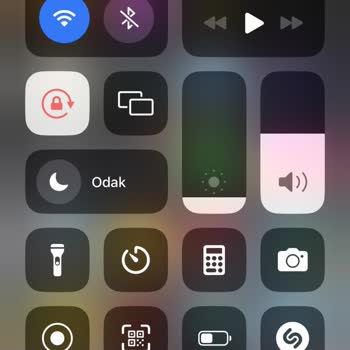 BTK (Bilgi Teknolojileri ve İletişim Kurumu) Yurt Dışından Getirilen Telefonların Aktivasyon Sürecindeki Aksaklıklar