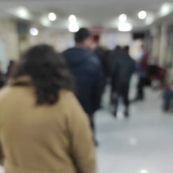 Cumhuriyet Üniversitesi Tıp Fakültesi Hastanesi Sivas Cumhuriyet Üniversitesi Yetersiz Personel Ve Kuyrukta Bekleme.