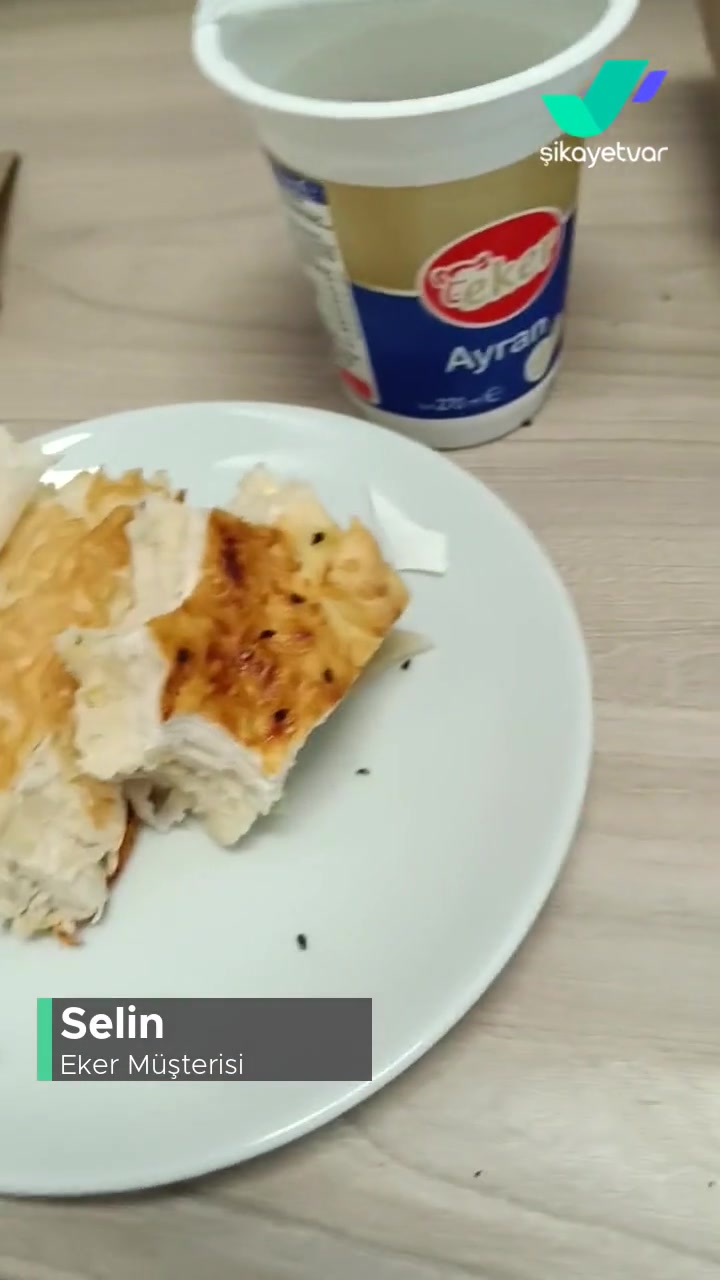 Eker Ayranın İçinden Plastik Çıkması videonun kapak resmi