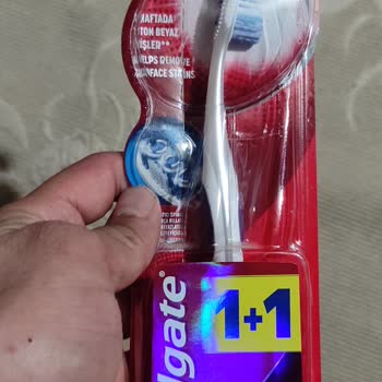 Colgate Optic White Diş Fırçası Pişmanlıktır