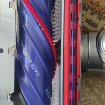 Dyson Halı Başlığı Toz Süpürmeden Sonra Tozu Bırakıyor
