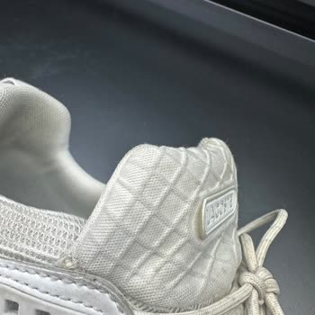 Lacoste İlgilenmeme Ve Mağduriyet