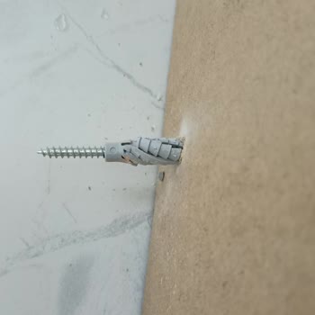 Minar Mobilya Mutfak Dolabının Düşmesi