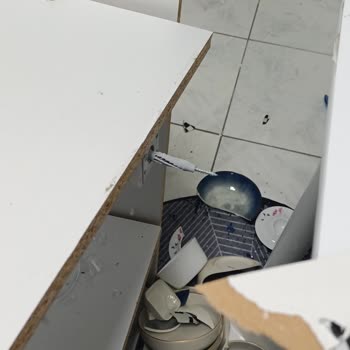 Minar Mobilya Mutfak Dolabının Düşmesi