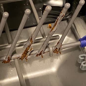 Franke Bulaşık Makinesi Alt Sepet Paslanarak Çürüdü